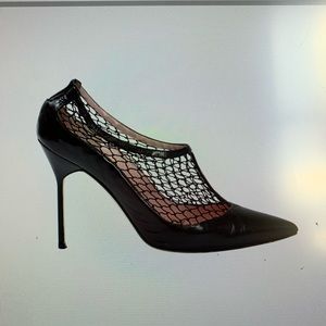 Beautiful Manolo Blahnik black heels